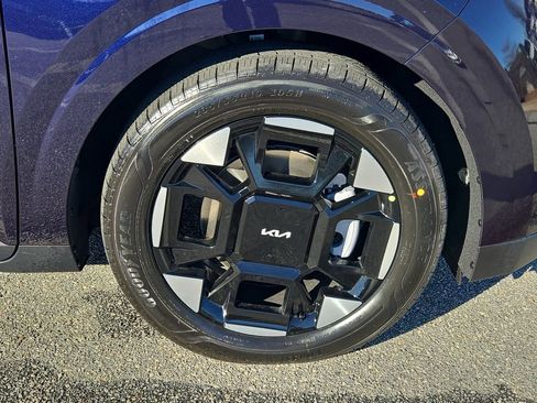 New 2026 Kia Carnival EX image 6