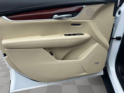 Used 2019 Cadillac XT5 Premium Luxury AWD/4WD image 19