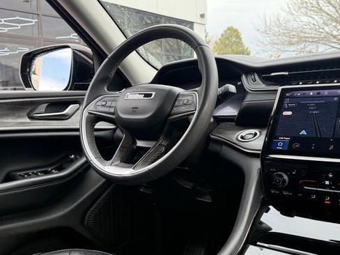 Used 2023 Jeep Grand Cherokee L Limited image 30