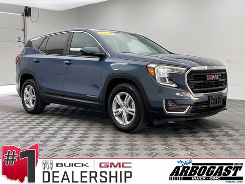 Used 2024 GMC Terrain SLE FWD image 1