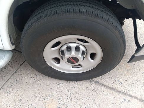 Used 2024 GMC Savana 2500 w/ Driver Convenience Package image 16