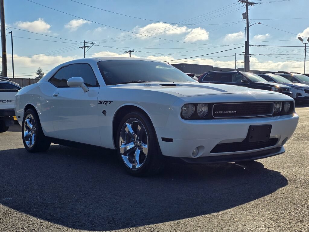 Used 2014 Dodge Challenger R/T RWD image 4