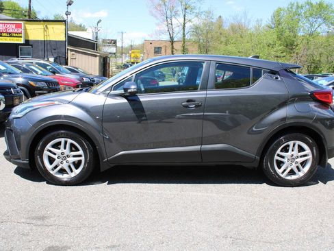 Used 2021 Toyota C-HR LE FWD image 12