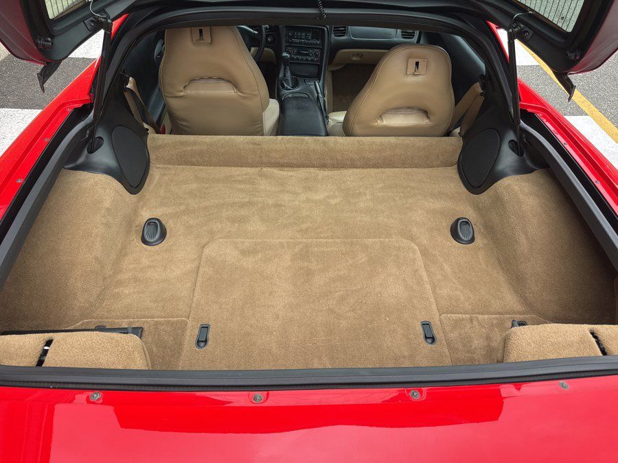 Used 2000 Chevrolet Corvette Coupe w/ Performance Handling Pkg RWD image 29