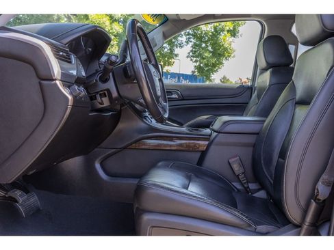 Used 2019 Chevrolet Tahoe LT image 17