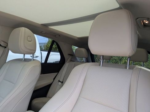 Used 2022 Mercedes-Benz GLE 350 4MATIC image 5