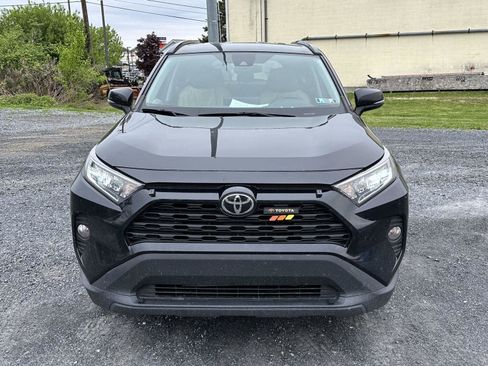 Used 2021 Toyota RAV4 XLE AWD/4WD image 3