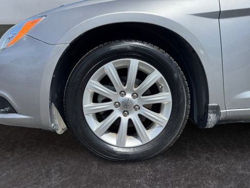 Used 2014 Chrysler 200 Touring FWD image 14