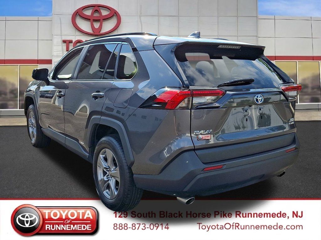 Certified 2024 Toyota RAV4 XLE AWD/4WD image 4