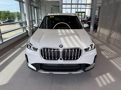 New 2026 BMW X1 xDrive28i w/ Technology Package AWD/4WD image 2