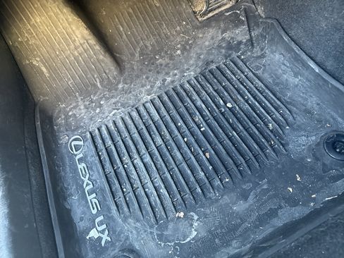 Used 2019 Lexus UX 250h image 17