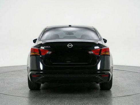 Used 2025 Nissan Altima 2.5 SV image 7