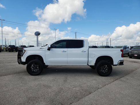 Used 2023 Chevrolet Silverado 1500 LTZ w/ LTZ Convenience Package II AWD/4WD image 4