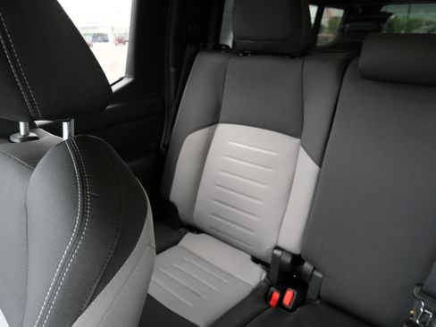 Used 2025 Toyota Tacoma TRD Sport AWD/4WD image 12