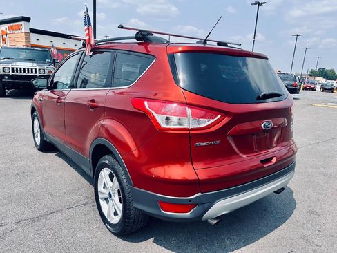 Used 2015 Ford Escape SE w/ Equipment Group 201A image 4