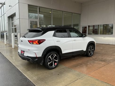 Used 2023 Chevrolet TrailBlazer RS w/ Sun and Liftgate Package image 22