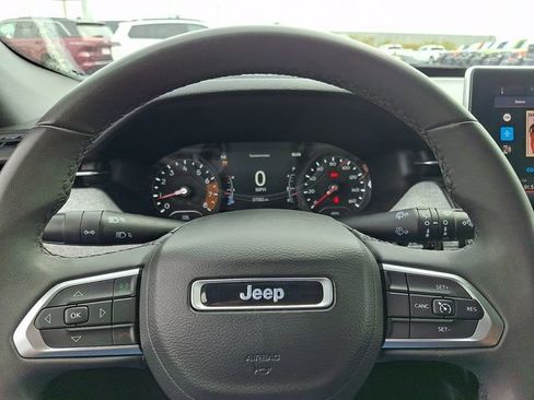 Used 2024 Jeep Compass Latitude AWD/4WD image 19