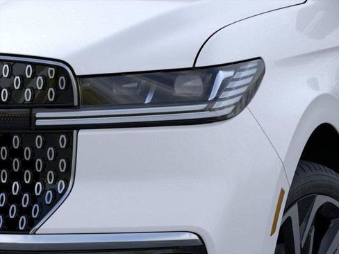 New 2026 Lincoln Navigator L Reserve AWD/4WD image 18