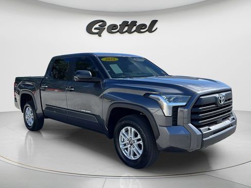 Used 2025 Toyota Tundra SR5 w/ SR5 Premium Package AWD/4WD image 3