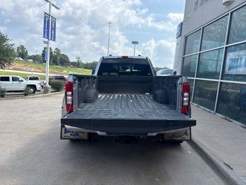 Certified 2022 Ford F350 Lariat w/ Lariat Value Package AWD/4WD image 7