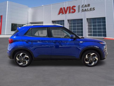 Used 2025 Hyundai Venue SEL FWD image 5
