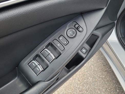 Used 2018 Honda Accord Sport image 18