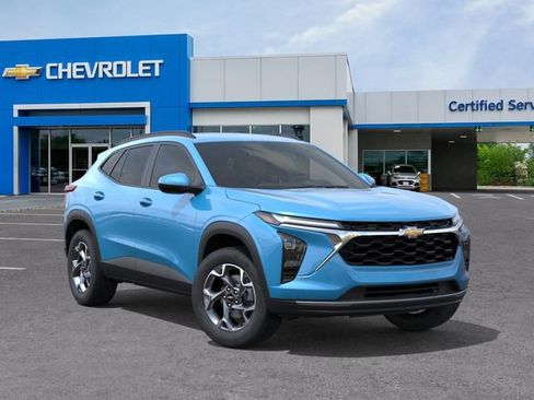 New 2026 Chevrolet Trax LT w/ Driver Confidence Package FWD image 7