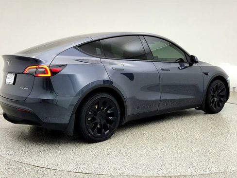 Used 2023 Tesla Model Y Long Range AWD/4WD image 5