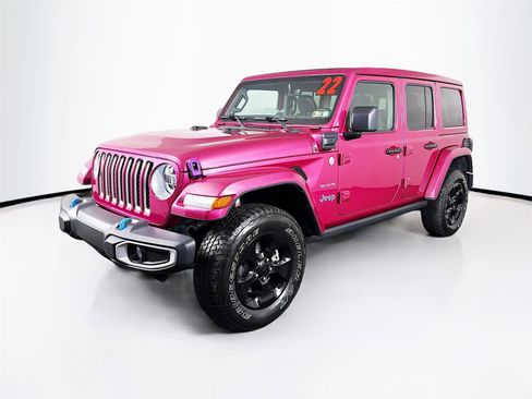 Used 2022 Jeep Wrangler Unlimited Sahara w/ Cold Weather Group AWD/4WD image 7