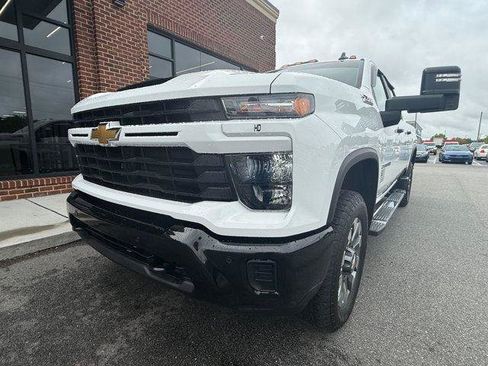 Used 2025 Chevrolet Silverado 2500 Custom w/ Custom Value Package AWD/4WD image 10