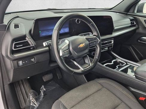 Used 2024 Chevrolet Traverse LT FWD image 10