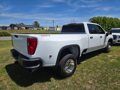 Used 2024 Chevrolet Silverado 3500 W/T AWD/4WD image 8