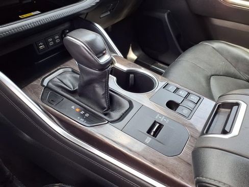 Used 2023 Toyota Highlander Platinum AWD/4WD image 16