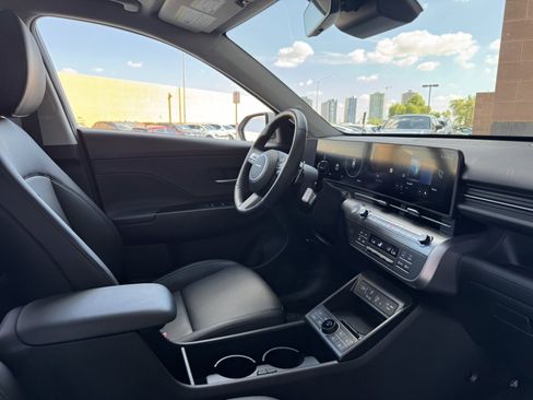 Used 2024 Hyundai Kona Limited image 41
