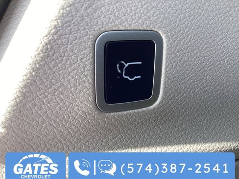 Used 2024 Chrysler Pacifica Touring-L image 15