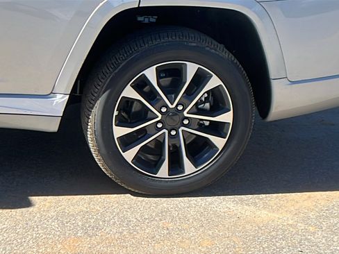 New 2025 Jeep Grand Cherokee L Overland w/ Advanced Protech Group III image 12