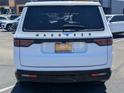 Certified 2025 Jeep Wagoneer Series II AWD/4WD image 3