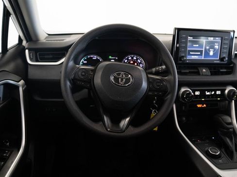 Used 2022 Toyota RAV4 LE AWD/4WD image 13