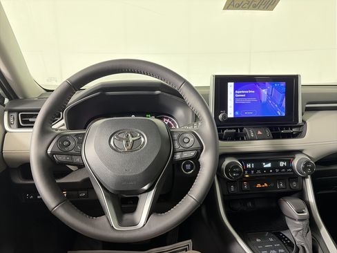 Used 2025 Toyota RAV4 XLE Premium image 13