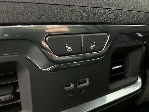 New 2026 GMC Sierra 1500 SLT w/ SLT Premium Package image 38