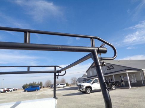 Used 2022 Ford F250 XL w/ Power Equipment Group image 14