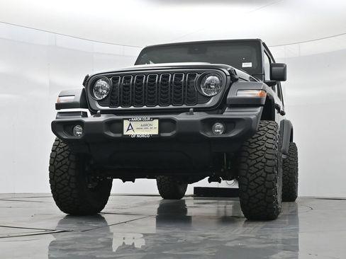 Used 2025 Jeep Wrangler Unlimited Sport AWD/4WD image 43