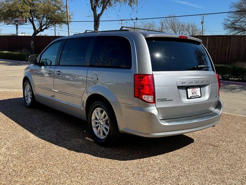 Used 2016 Dodge Grand Caravan SXT w/ Rear Park Assist Package image 10