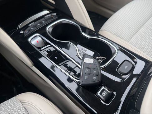 Used 2023 Buick Envision Preferred image 30