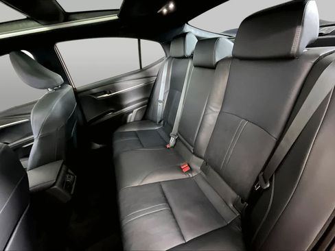 Used 2025 Toyota Camry XSE FWD image 19