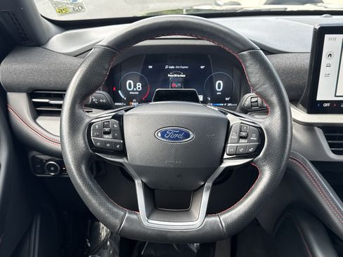 Used 2025 Ford Explorer ST-Line w/ ST-Line Street Pack AWD/4WD image 3