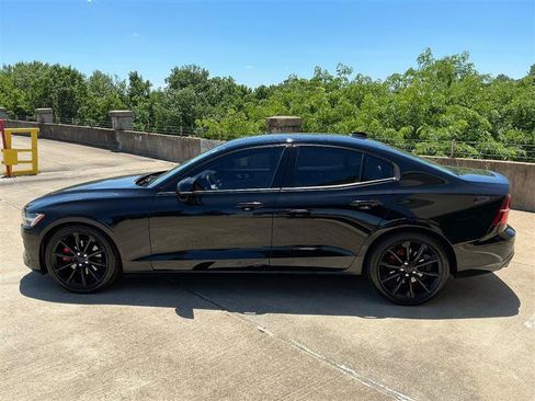 Used 2019 Volvo S60 T5 Momentum w/ Multimedia Package FWD image 3