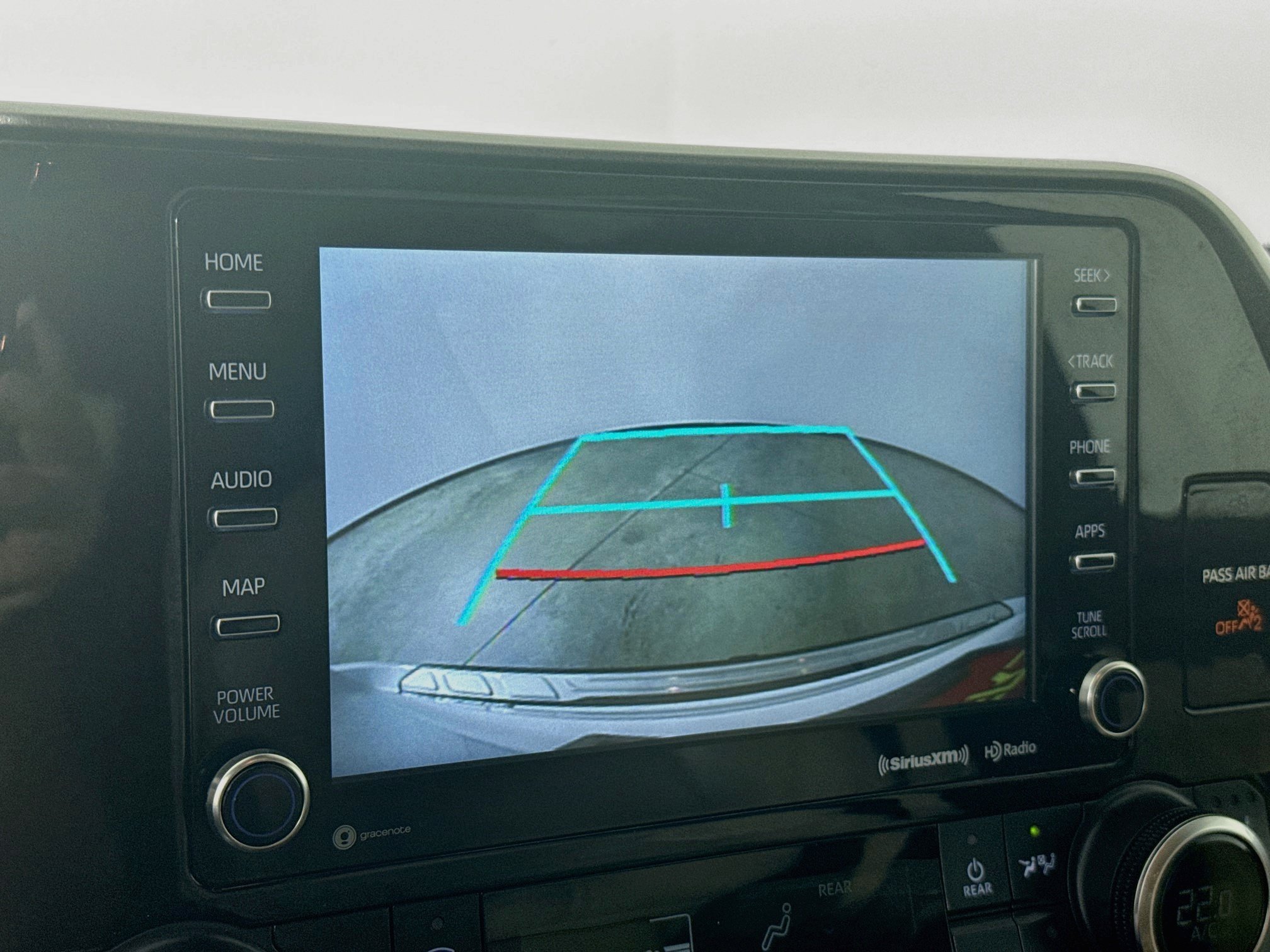 Used 2021 Toyota Highlander XLE AWD/4WD image 15