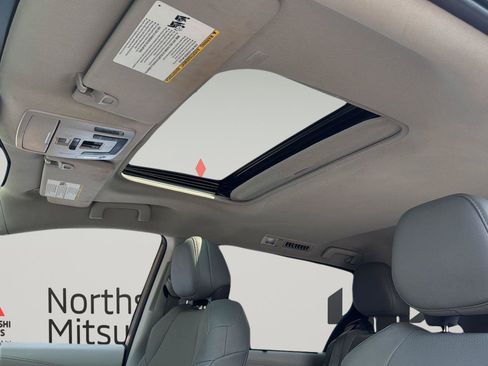 Used 2023 Toyota Sienna XLE FWD image 20