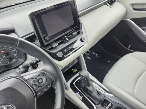 Used 2023 Toyota Corolla Cross LE w/ Black Badges Package (TMS) image 28